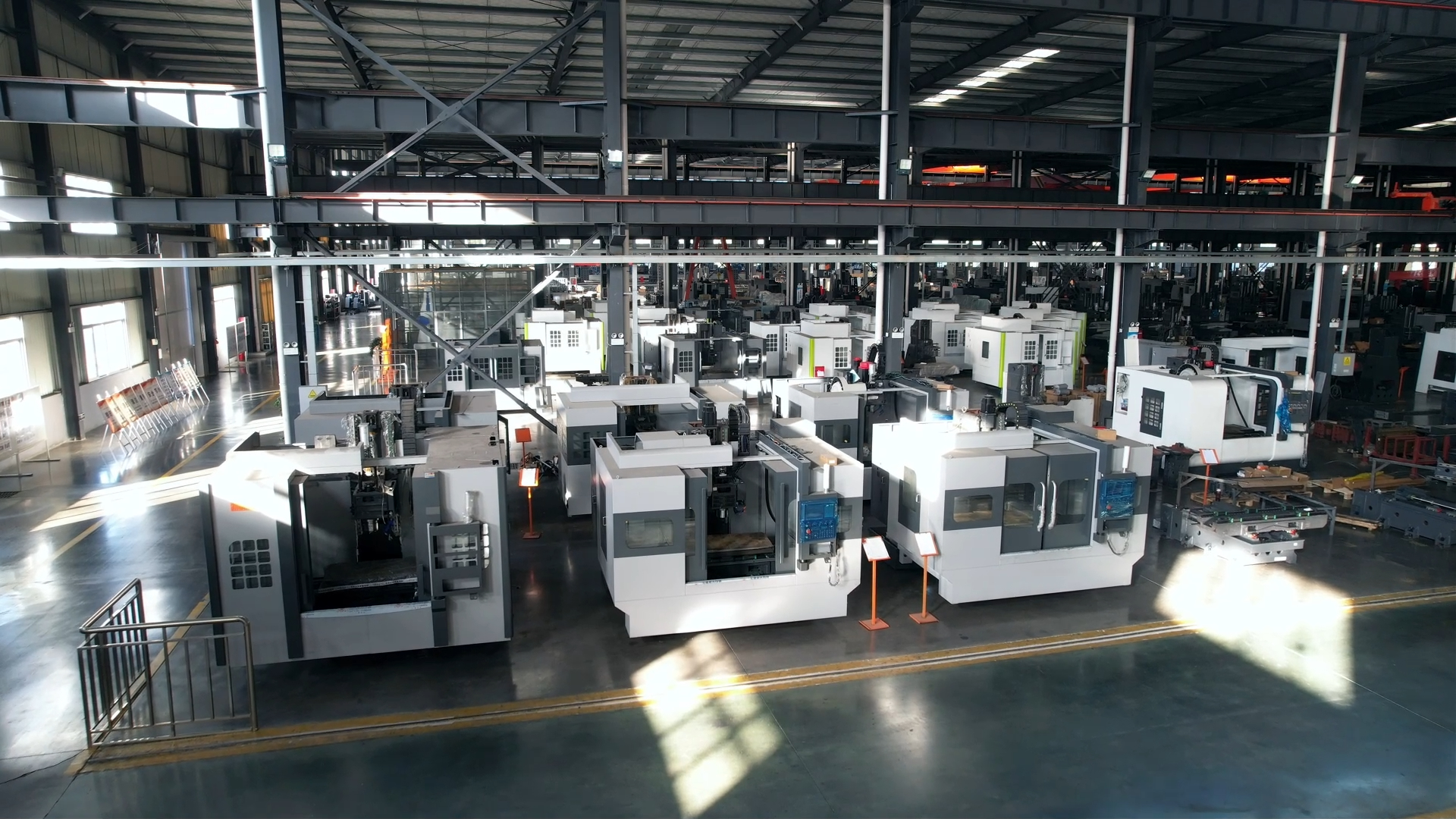 Tiezheng CNC precision machine tool floor with finished and semi-finished equipment manufacturing
